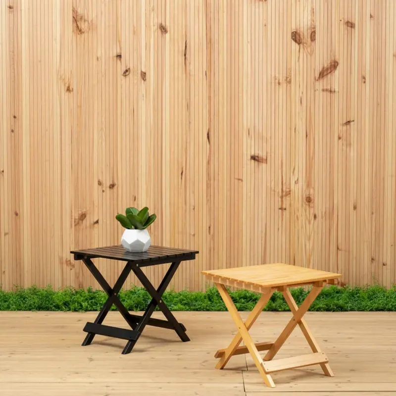 Interiors by Premier Stabiler Klapptisch aus Massivholz, platzsparend, leicht zu reinigen und perfekt für kleine Balkone (46 x 46 cm)