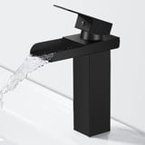 SINKTORY Wasserfall Wasserhahn Bad Schwarz Matt Waschtischarmatur, Modern Einhebelmischer Waschbeckenarmatur, Messing Wasserhahn Waschbecken für Badezimmer, Kaltes und Heißes Wasser Vorhanden