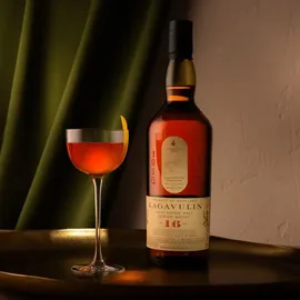 Lagavulin 16 Years Old Islay Single Malt Scotch 43% vol 0,7 l Geschenkbox