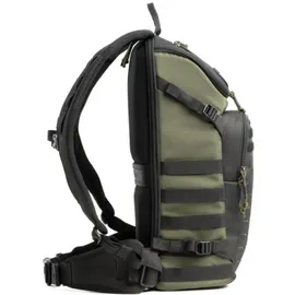 thinkTANK Think Tank DarkLight Backpack 20L montane green | nach 60 EUR thinkTANK Winter Promotion| Preis nach Code NIKOLAUS