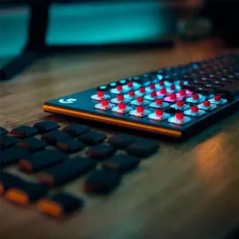 Logitech G915 X GL Clicky DE