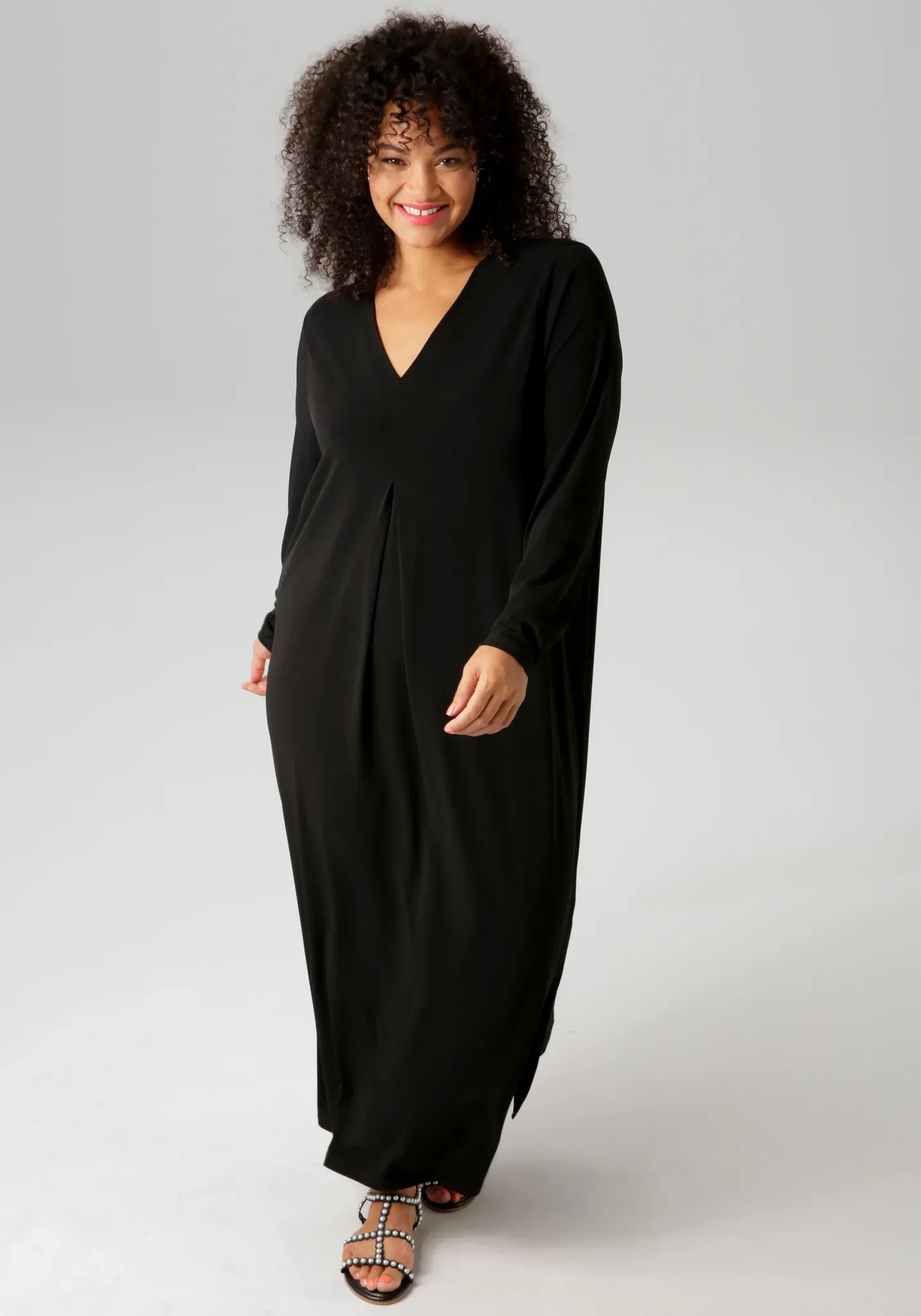 Maxikleid ANISTON PLUS, Damen, Gr. 46, N-Gr, schwarz, Single Jersey, Obermaterial: 95% Polyester, 5% Elasthan, leicht glänzend, unifarben, figurumspielend knöchelfrei, V-Ausschnitt, Kleider Maxikleid, mit raffinieren Seitenschlitzen