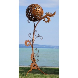 Casa Padrino Barock Stahl Garten Skulptur Säule mit Kugel Rostfarben 85 x 82 x H. 200 cm - Handgefertigte Wetterbeständige Garten Dekoration