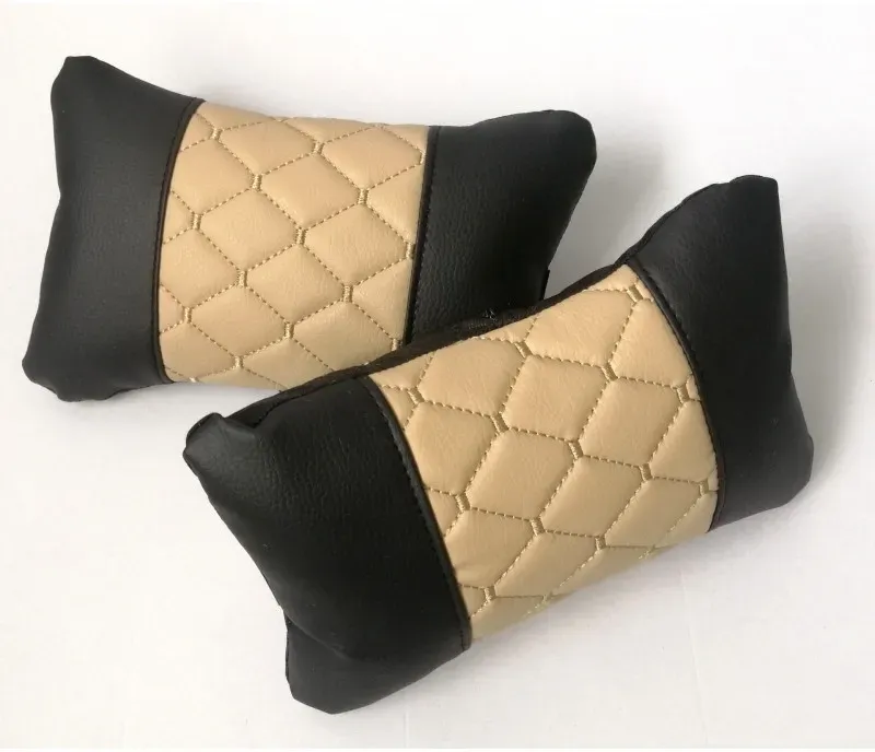 Set mit 2 Stück universellen Nackenkissen fürs Auto für besseren Komfort bei langen Autofahrten, beige