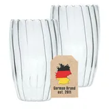 Intirilife 2x Doppelwandige Thermo Gläser -Striped Style- 350 ml Füllmenge - Tassen Set 2 teilig- Schwebeeffekt, Mundgeblasen isoliert für Cappuccino Latte hitzebeständiges Tee Kaffee Glas ohne Henkel