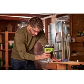 RYOBI RTR18-0 Akku-Oberfräse 18 V ONE+ mit LED-Leuchte, Tiefenanschlag, Parallelanschlag
