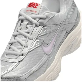 Nike Initiator Damen Vast Grey / Metallic Silver / Pale Ivory / Pink Foam 37,5
