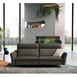 2-Sitzer EGOITALIANO "Gaia, modern, elegant und super komfortabel mit hoher Rückenlehne", grau (graphit), B:220cm H:96cm T:93cm, LEDER BACIO hat eine weiche und wachsartige Hand mit halb undurchsichtigem Aussehen. Es handelt sich um ein Naturleder, das die ursprünglichen Eigenschaften der Lederhäute nicht verändert. Das Vorhandensein von verheilten Narben, Körnungsunterschiede, Falten, Adern, Unterschiede in den Farbtönen und andere Spuren, die die Natur auf diesen Fellen hinterlassen hat, sind ein Beweis für die absolute Echtheit und das Zeugnis ihres großen Wertes., Sofas, erstklassiger Sitzkomfort, Inkl. 2 Relaxfunktionen, mit Designfuß