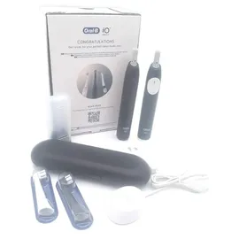Oral-B iO Series 2 Night Black + 2. Handstück Forest Green + Reiseetui + Aufsteckbürsten-Etui