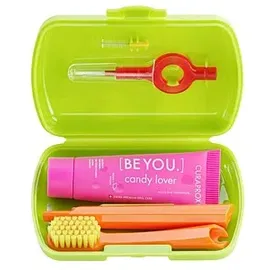 Curaprox Travel-Set Zahnbürste und Zahnpasta grün 10 ml