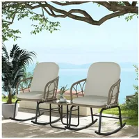 Outsunny Sitzgruppe Rattan Schaukelstuhl-Set, Gartenmöbel-Set mit 2 Stühlen, 1 Couchtisch, (Gartensitzgruppe, 3-tlg., Gartengarnitur), mit Kissen, für Balkon, Terrasse, Creme gelb