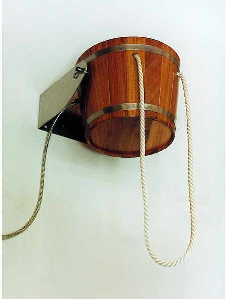 Eimer-Schwalldusche aus Kambala-Holz für Innenräume, 29 Liter
