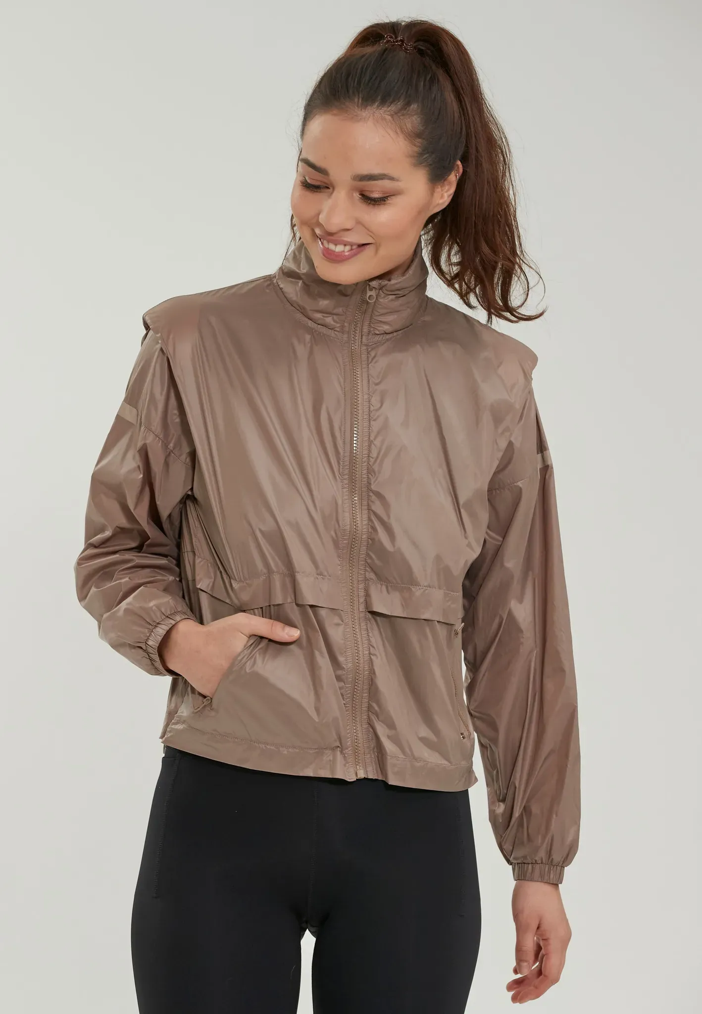 Laufjacke ATHLECIA "Korlily" Gr. 34, braun Damen Jacken mit Reflektoren