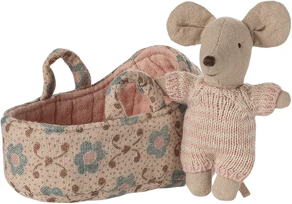 Maileg Babymaus in Tragetasche Kuscheltier Rose - Weiches Stofftier, Inklusive Tragetasche, Perfekt als Geschenk