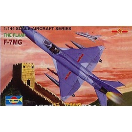 Trumpeter 01327 - Modellbausatz J-7 MiG China