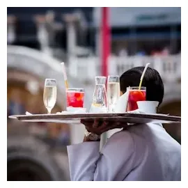 HENDI Serviertablett, rund, mit hohem Rand, Rutschfester Gummibeschichtung, Schock- und bruchfest, Gastro Tablett, Tablett, ø320x(H) 37mm, Polypropylen, Schwarz