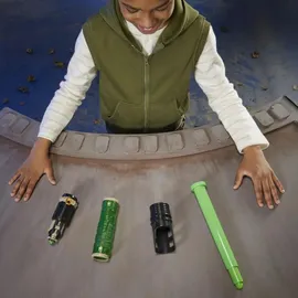 Hasbro Star Wars Lightsaber Forge Luke Skywalker, Lichtschwert mit Leuchteffekten im Inneren und Sounds, perfekt als Teil eines Superhelden-Kostüms für Kinder ab 4 Jahren