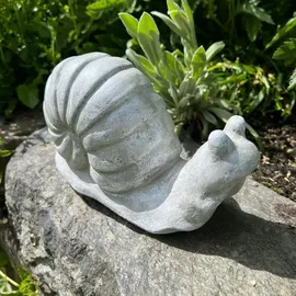 ZGM Betonfigur Schnecke LUISE mit silberner Patina - Handarbeit aus Deutschland