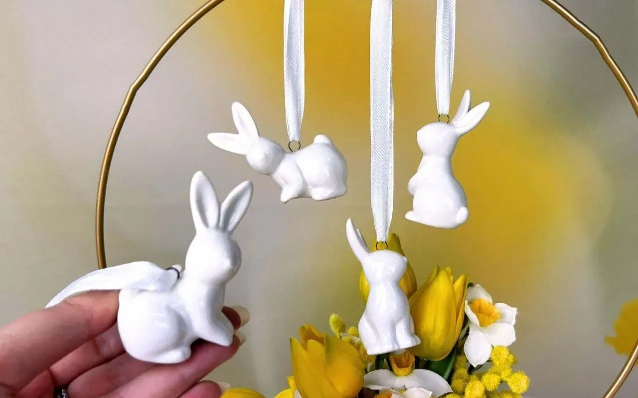 Hänger Hase Sally Pfoten unten cremeweiß 7cm