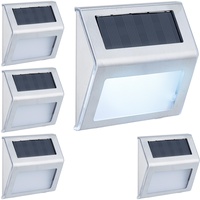 Relaxdays Solarlampen für Wand, 5er Set, Hauseingang & Garten, LED Außenleuchte, IP44, Edelstahl, weißes Licht, Silber