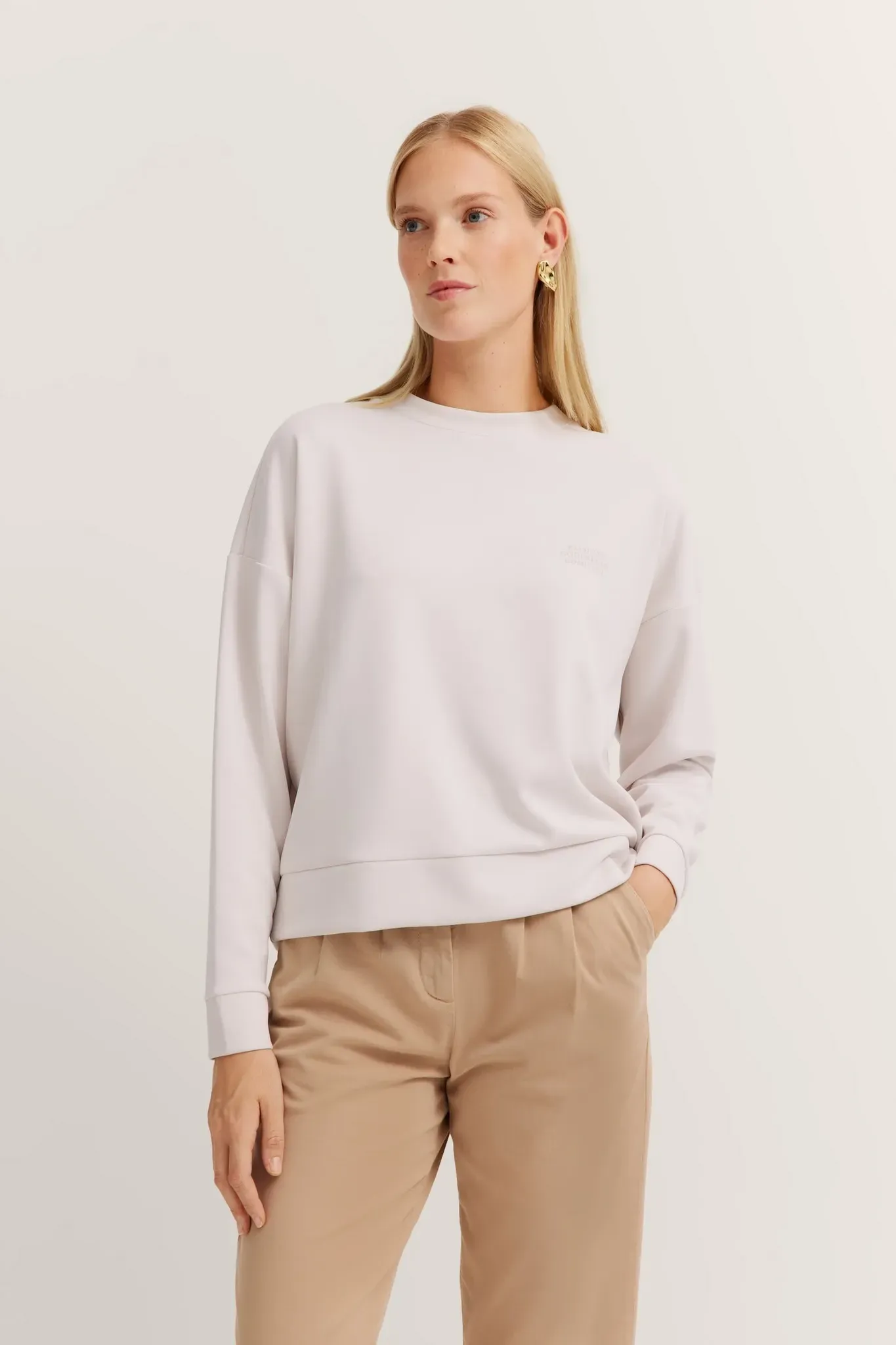 Sweatshirt BUGATTI, Damen, Gr. M, beige (30, beige), 65% Modal, 30% Polyester, 5% Elasthan, unifarben, normal, Rundhals, Bündchen, Sweatshirts Sweatshirt, mit Schriftzug