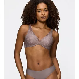 Triumph Body Make-Up Illusion Lace WP, mit Stretch-Spitze und Lifting-Effekt