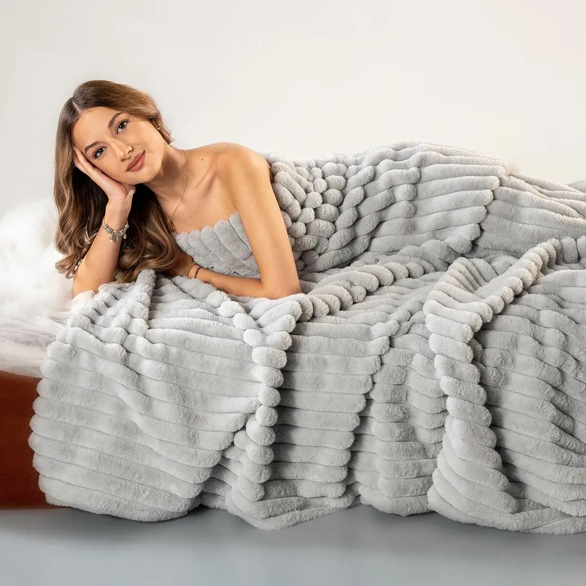 Star Home Webpelz Kuscheldecke Midas grey 150x200 cm - grau