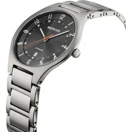 BERING Classic Titan 39 mm 11739-772