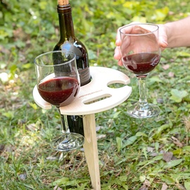 InnovaGoods InnovaGoods® Faltbarer und tragbarer Winnek-Weintisch für den Außenbereich, genießen Sie einen Weinabend überall, mit faltbarem und tragbarem Design, ideal für Picknicks, Grillfeste und Partys.