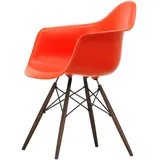Vitra - Eames Plastic Armchair DAW RE, Ahorn dunkel / poppy red (Filzgleiter basic dark)
