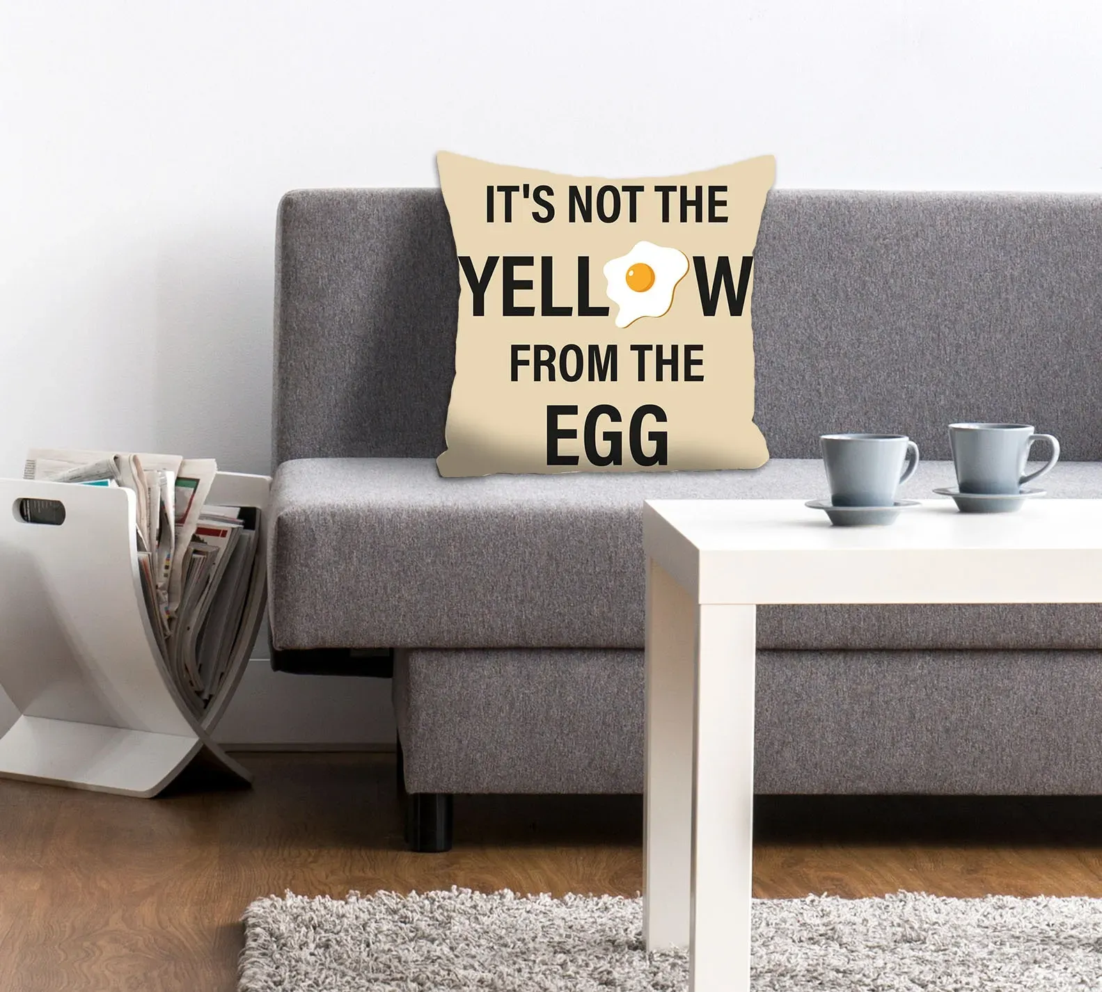 Dekokissen QUEENCE "IT'S NOT THE YELLOW FROM THE EGG", grau (grau, gelb, bedruckt), B:40cm L:40cm, Polyester, Dekokissen_Sitzkissen_Kissenhüllen, Kissenhülle,It's not the yellow from the egg,Spruch,Witzig,Englisch