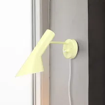 Louis Poulsen AJ Wandleuchte soft lemon