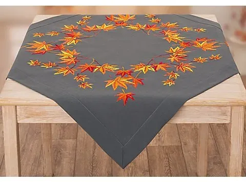 Stickmitteldecke "Japanischer Ahorn"