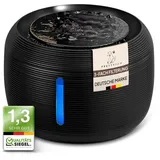 Katzen Oase (Schwarz) Pretty Paw© Trinkbrunnen für Katze – Flüsterleiser 2,5L Katzenbrunnen mit LED & Aktivkohlefilter | BPA-frei & leicht zu reinigen | Hochwertige Lösung zum fairen Preis