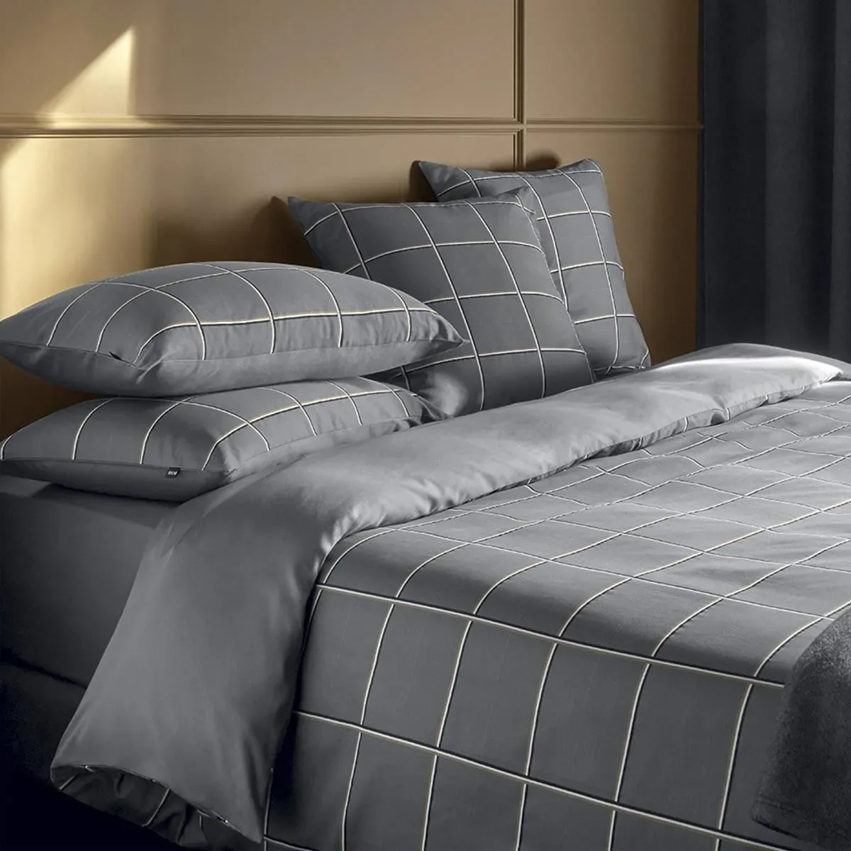 Hugo Boss Home Satin Bettwäsche Check 135x200 cm + 80x80 cm | magnet - grau