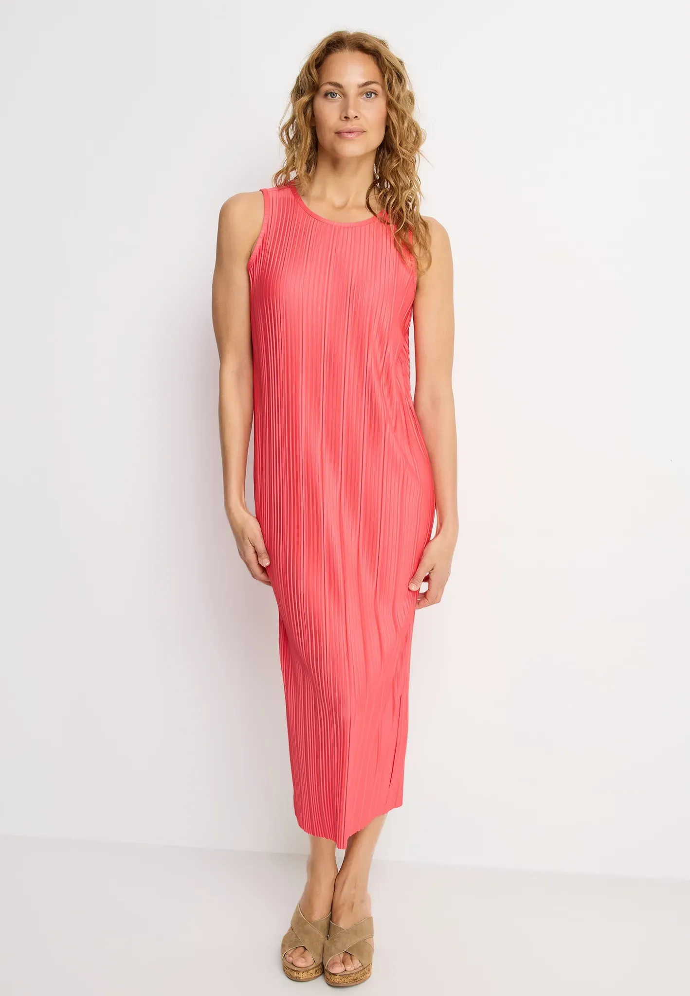 Plisseekleid LASCANA, Damen, Gr. 34, N-Gr, pink, Jersey, Obermaterial: 88% Polyester, 12% Elasthan, unifarben, figurumspielend ca. Mitte Wade, Rundhals, Kleider, in Midilänge, Trägerkleid, Sommerkleid