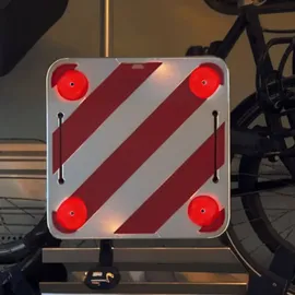 Preiswert & Gut Warnschild Rot Weiß Warntafel Fahrradträger 50x50 cm E Prüfzeichen Anhänger LKW