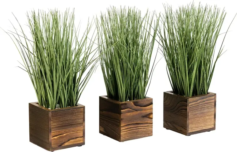 MyGift Künstliche Graspflanzen Trio in Rustikalen Verbrannten Massivholz Pflanzkästen, Kunstgrün in Dekorativen 4 Zoll Quadratischen Holzbehältern, Set aus 3