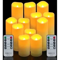 Set Mit 12 Led-kerzen. Batteriebetriebene Led-säulenkerzen Mit Fernbedienung Und Timer, Flackernde Flamme. Weihnachtsdekoration.