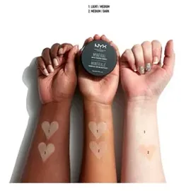 NYX Professional Makeup Mineral Finishing Powder light/medium