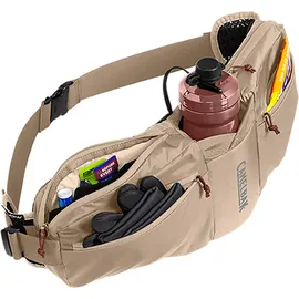 CamelBak Podium Flow 4 Hüfttasche (Größe 4L, beige)
