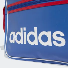 adidas Sporttasche ADIDAS ORIGINALS "OG AIRLINER", blau (blau, better scarlet), Obermaterial: 100% Polyurethan, Taschen Sporttasche, Schultertasche im angesagten Retrolook