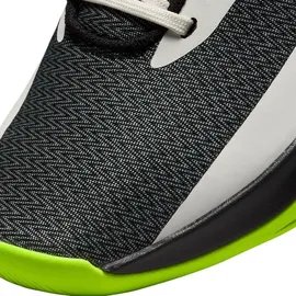 Nike Precision 6 black/sail/volt Gr. 42,5