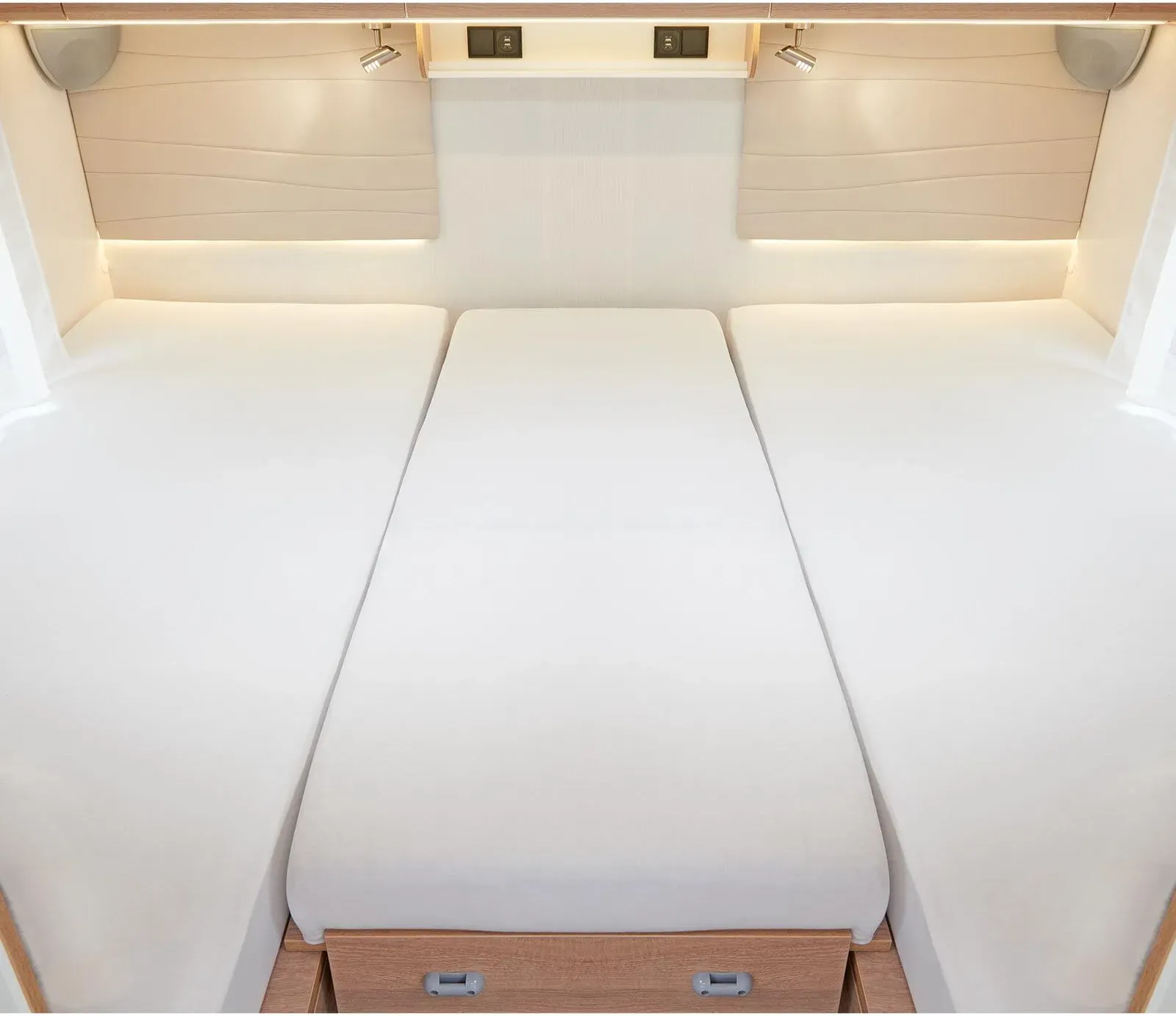 BettwarenShop Zwirn Jersey Premium Spannbetttuch Set 3-teilig für Wohnmobil Wohnwagen Heckbett 2 Längsbetten + Mittelteil | weiss - weiß