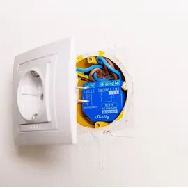 Shelly Plus 1 | Wlan & Bluetooth Smart Relais Schalter - 16A | Trockenkontakt | Lichtschalter | Hausautomation | Kompatibel mit Alexa & Google Home | iOS Android App | Kein Hub erforderlich