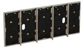 Legrand KM8104P1 LivingNow 5-mod. Rahmen mit integr. Busleitung für 4-mod. Dose, Farbe: Sand
