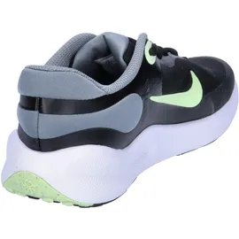 Nike Revolution 7 Kinder Black / Barely Volt / Smoke Grey 32
