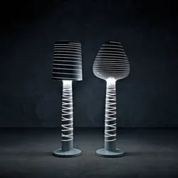 Einzigartige Stehlampe Lady Jane Indoor – Outdoor Serralunga