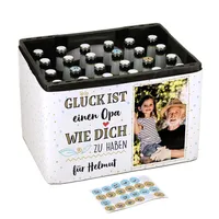 Herz & Heim® Ultimativer Männer Adventskalender - DIY - Banderole für Bierkasten und 24 Aufkleber für Kronkorken Glück ist mit Foto
