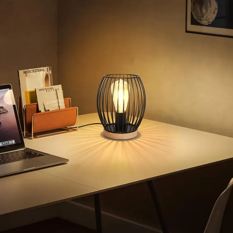 Moderne Tischlampe aus Schmiedeeisen, schwarzes Design mit Durchbrüchen, mit Holzsockel, E27-Glühbirne nicht im Lieferumfang enthalten